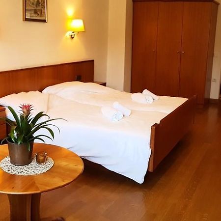 Weisses Roessl Bed & Breakfast Appiano Sulla Strada Del Vino Exterior foto